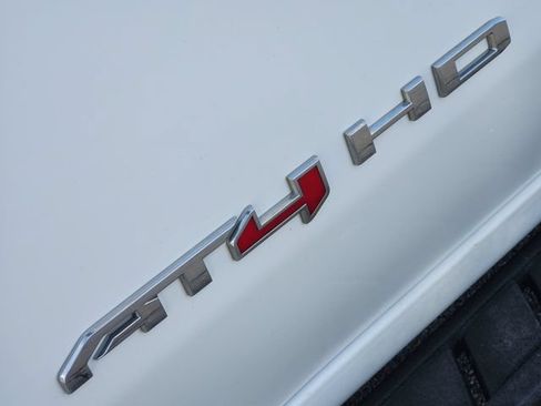 Used 2022 GMC Sierra 2500 AT4 w/ Gooseneck/5TH Wheel Package AWD/4WD image 9