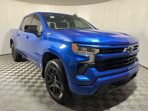 Used 2023 Chevrolet Silverado 1500 RST w/ Z71 Off-Road Package AWD/4WD image 2