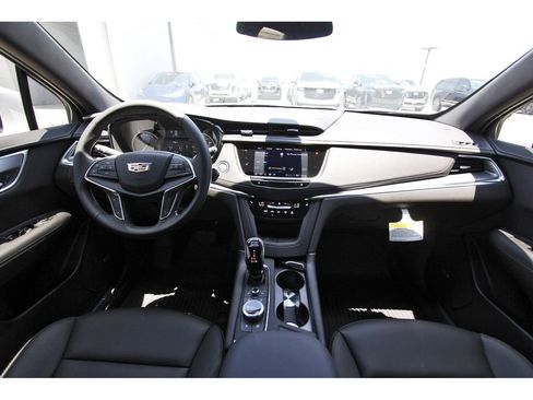 New 2026 Cadillac XT5 Luxury AWD/4WD image 9
