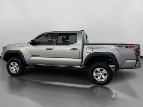 Used 2020 Toyota Tacoma TRD Off-Road image 5