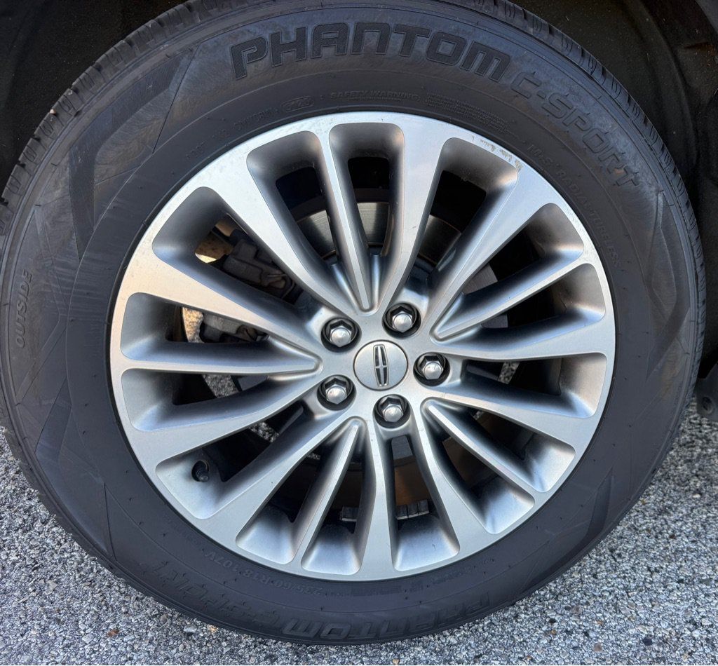 Used 2017 Lincoln MKX Select w/ Select Plus Package FWD image 23