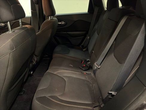 Used 2016 Jeep Cherokee Latitude w/ Cold Weather Group image 26