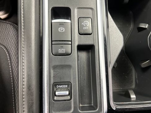 Used 2024 Nissan Pathfinder SV FWD image 53