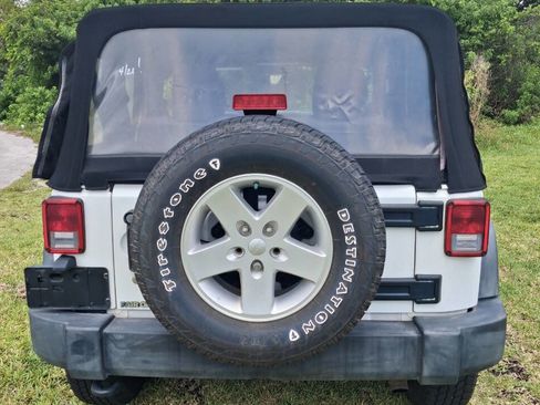 Used 2015 Jeep Wrangler Sport w/ Connectivity Group AWD/4WD image 7