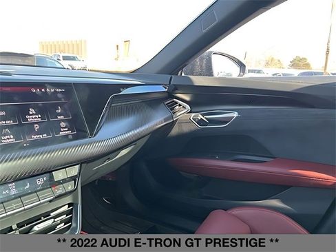Used 2022 Audi e-tron GT Prestige image 34