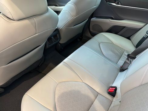 Used 2021 Toyota Camry XSE FWD image 15