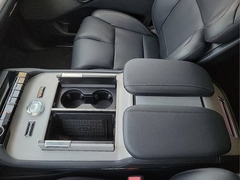 Used 2026 Lincoln Navigator Reserve AWD/4WD image 29