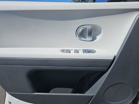 New 2024 Hyundai Ioniq 5 SEL image 28