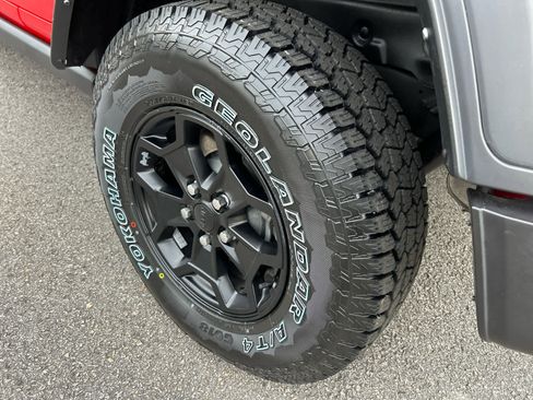 Used 2023 Jeep Wrangler Unlimited w/ Cold Weather Group AWD/4WD image 15