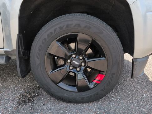 Used 2018 Chevrolet Colorado LT w/ Redline Special Edition RWD image 11