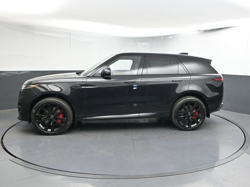 Used 2025 Land Rover Range Rover Sport Dynamic SE image 2