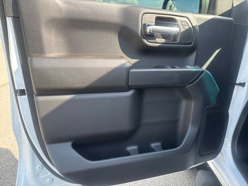 Used 2022 Chevrolet Silverado 1500 Custom Trail Boss w/ Safety Confidence Package AWD/4WD image 9