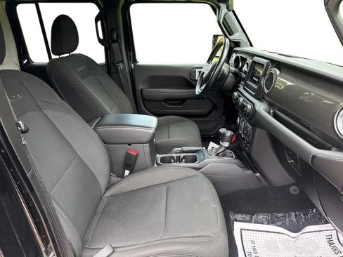 Used 2021 Jeep Wrangler Unlimited Sahara AWD/4WD image 14