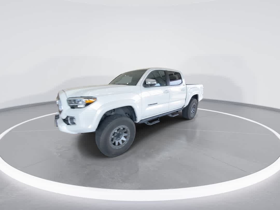 Used 2021 Toyota Tacoma Limited AWD/4WD image 4