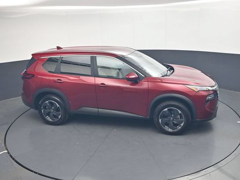 Used 2025 Nissan Rogue SV FWD image 25