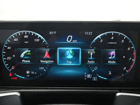 Used 2022 Mercedes-Benz GLB 250 4MATIC image 17