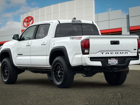 Certified 2021 Toyota Tacoma SR image 5