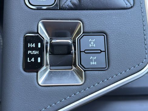Used 2024 Lexus GX 550 AWD/4WD image 32