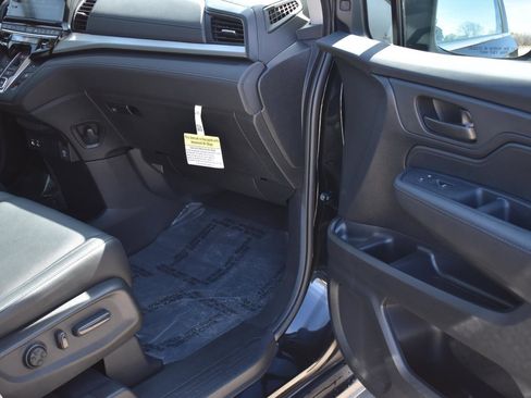 Used 2025 Honda Odyssey EX-L image 16