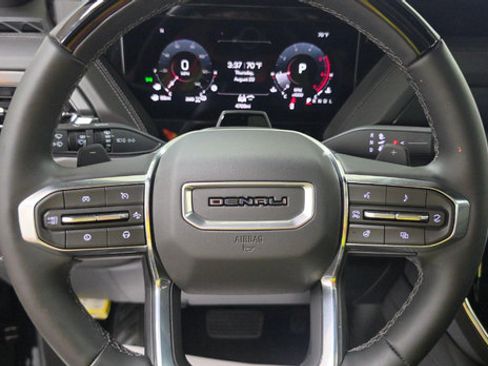 Used 2026 GMC Yukon Denali w/ Denali Reserve Package AWD/4WD image 11