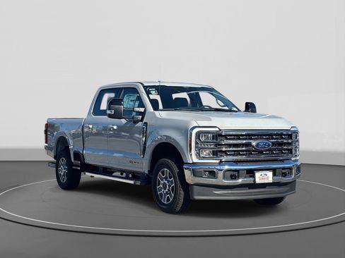New 2025 Ford F250 Lariat w/ FX4 Off-Road Package image 4