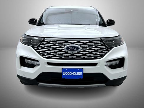 Used 2020 Ford Explorer Platinum w/ Premium Technology Package AWD/4WD image 2