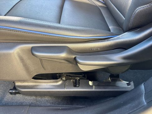 Used 2025 Buick Envista Sport Touring image 23