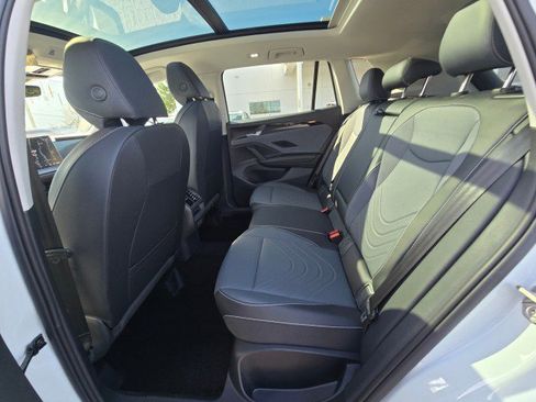 New 2026 Volkswagen Tiguan SE AWD/4WD image 21