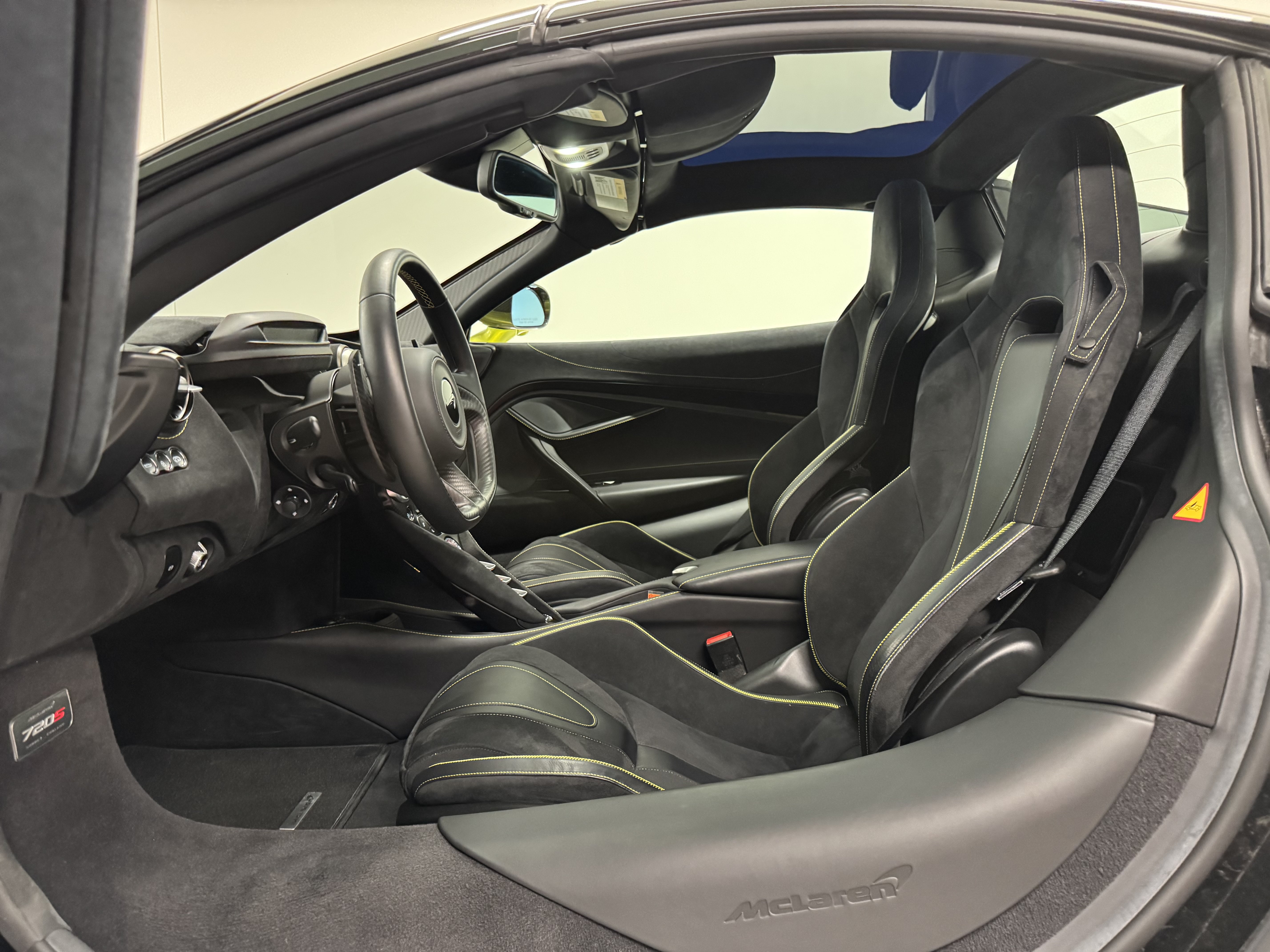 Used 2023 McLaren 720S Spider RWD image 7