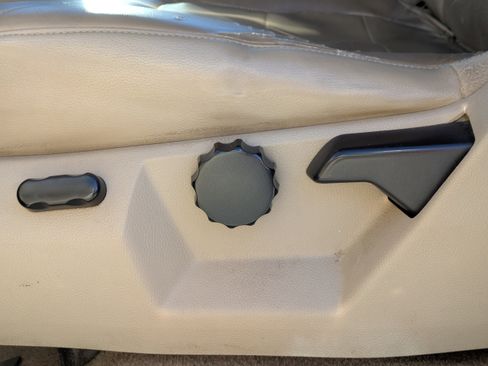 Used 2005 Ford Expedition XLT image 23