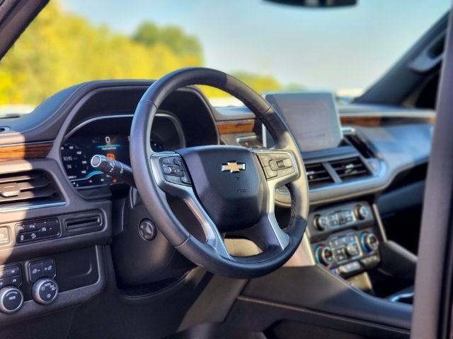 Used 2023 Chevrolet Tahoe Premier AWD/4WD image 20