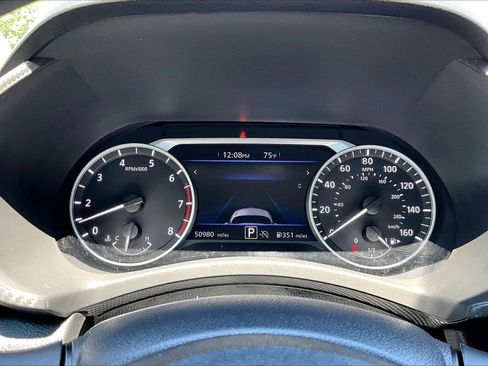 Used 2024 Nissan Sentra SV FWD image 10