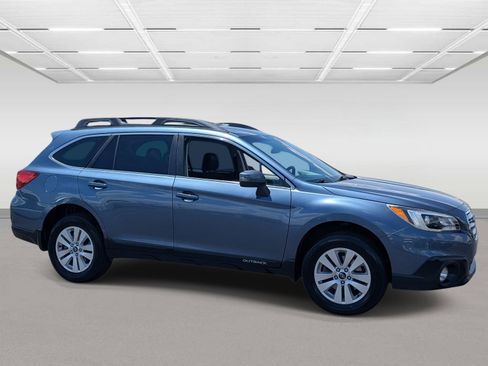Used 2017 Subaru Outback 2.5i Premium AWD/4WD image 5
