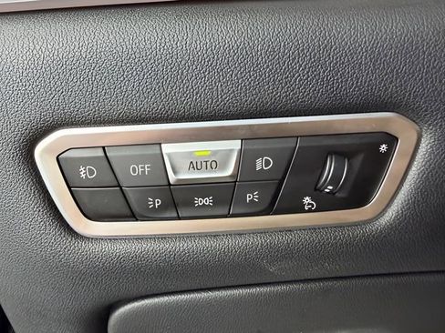 Used 2022 BMW X7 xDrive40i w/ Executive Package image 21