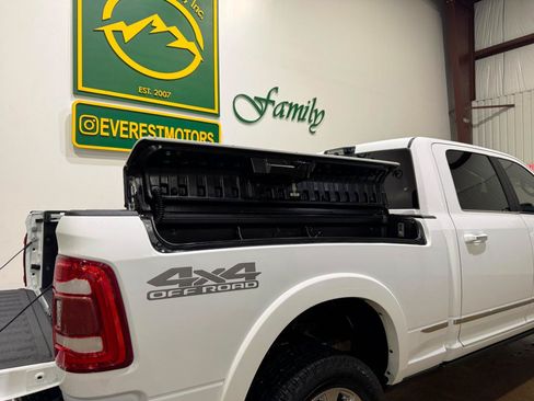 Used 2022 RAM 2500 Limited AWD/4WD image 61