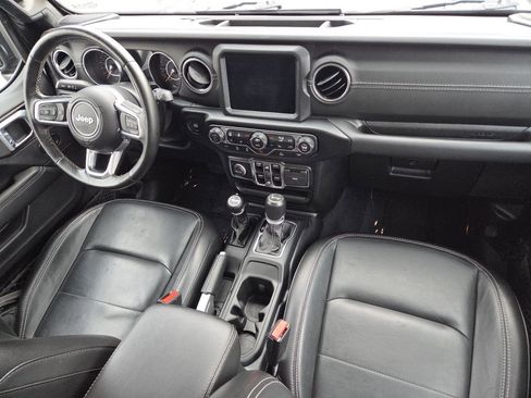 Used 2021 Jeep Wrangler Unlimited Sahara w/ Uconnect 4C Nav & Sound Group AWD/4WD image 17
