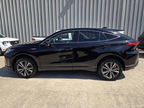 Used 2021 Toyota Venza LE w/ Carpet Mat Package (TMS) AWD/4WD image 8
