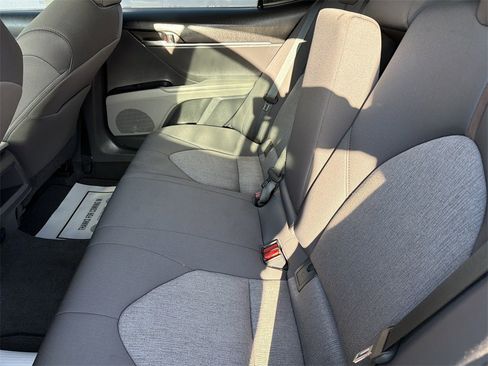 Used 2020 Toyota Camry LE image 11