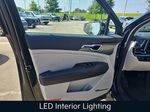 Used 2025 Kia Sportage EX w/ Premium Package FWD image 13