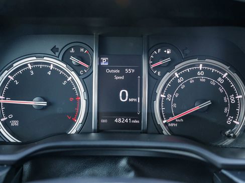 Used 2021 Toyota 4Runner Venture w/ Moonroof Package image 23