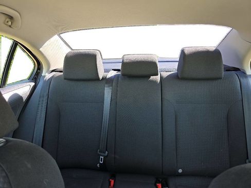 Used 2016 Volkswagen Jetta SE image 19