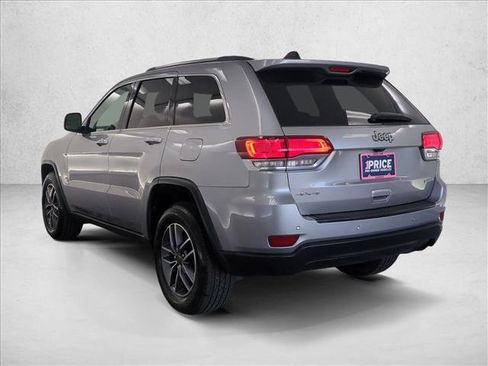 Used 2020 Jeep Grand Cherokee Laredo w/ 18" Wheel & 8.4" Radio Group AWD/4WD image 8
