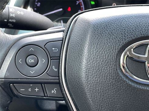 Used 2019 Toyota Camry SE w/ Convenience Package FWD image 21