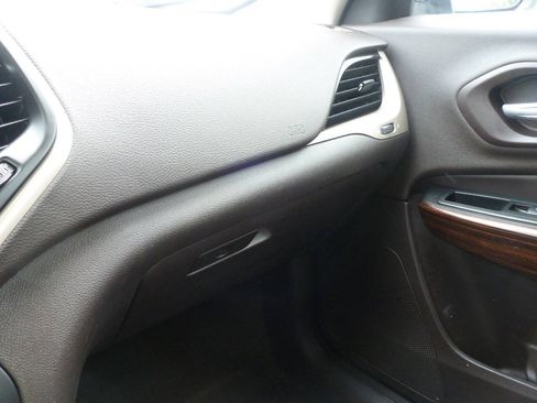 Used 2014 Jeep Cherokee Trailhawk w/ Comfort/Convenience Group AWD/4WD image 30