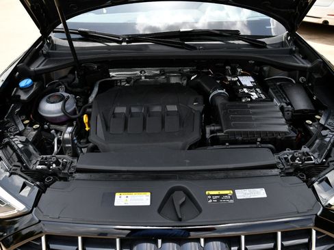 Used 2025 Audi Q3 2.0T Premium image 33