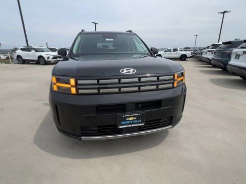 Used 2025 Hyundai Santa Fe SEL FWD image 3