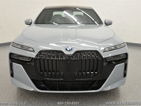 Used 2023 BMW 760i xDrive w/ Executive Package AWD/4WD image 4