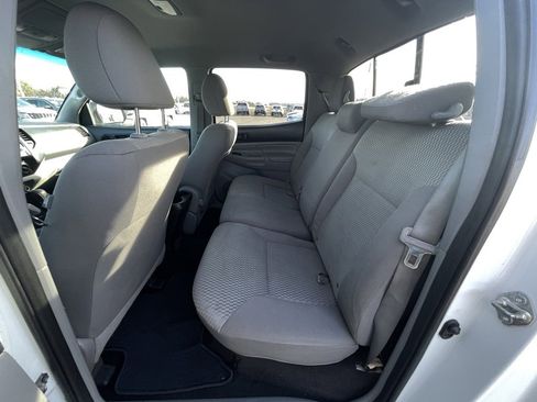 Used 2014 Toyota Tacoma PreRunner image 23