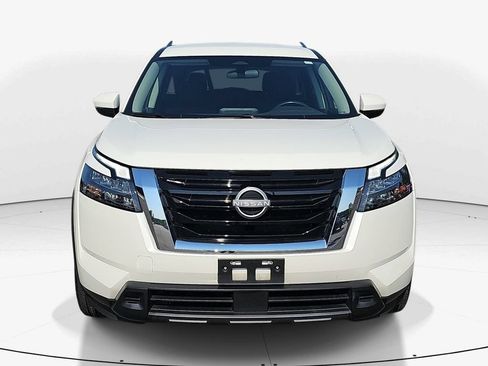 Used 2024 Nissan Pathfinder SV FWD image 12