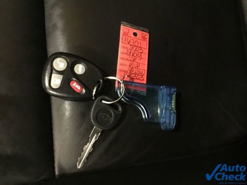 Used 2003 Chevrolet SSR w/ Preferred Equipment Group image 51